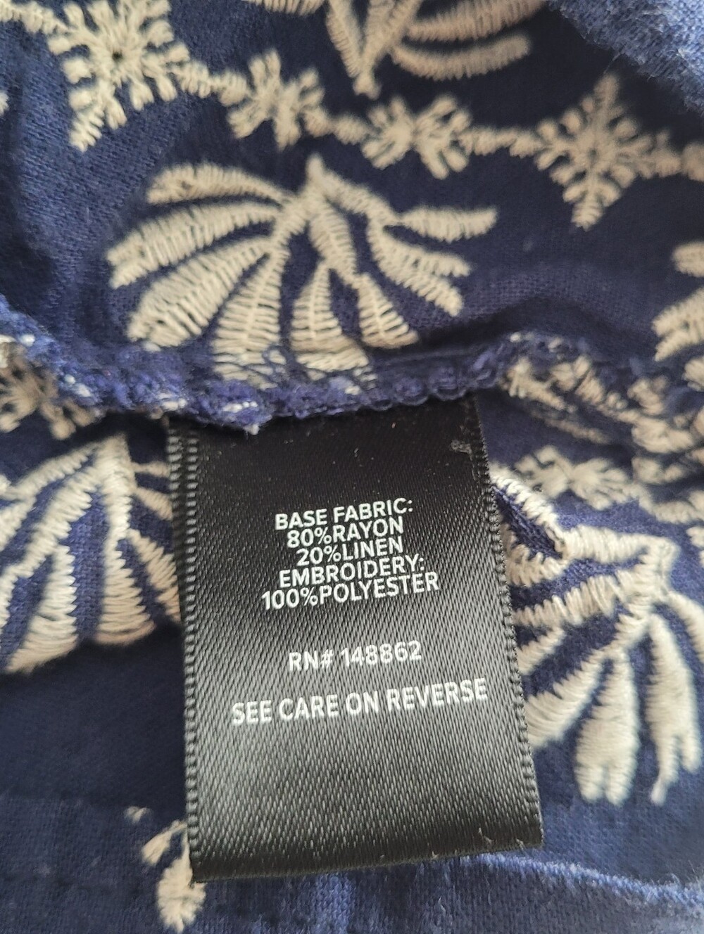 Torrid Navy Blue Crinckle Gauze Plus Size 2 Top with Yvory Floral Embroidery - Picture 7 of 9